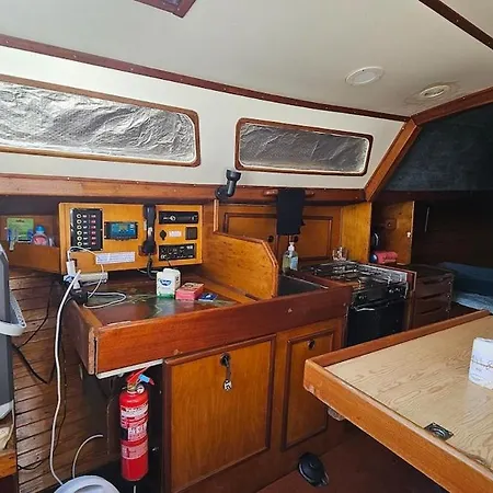 Barco Classic 25 Expo Botel Lisbona