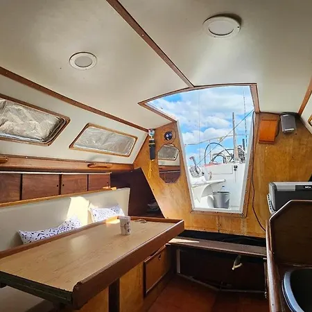 Barco Classic 25 Expo Botel Lisbona